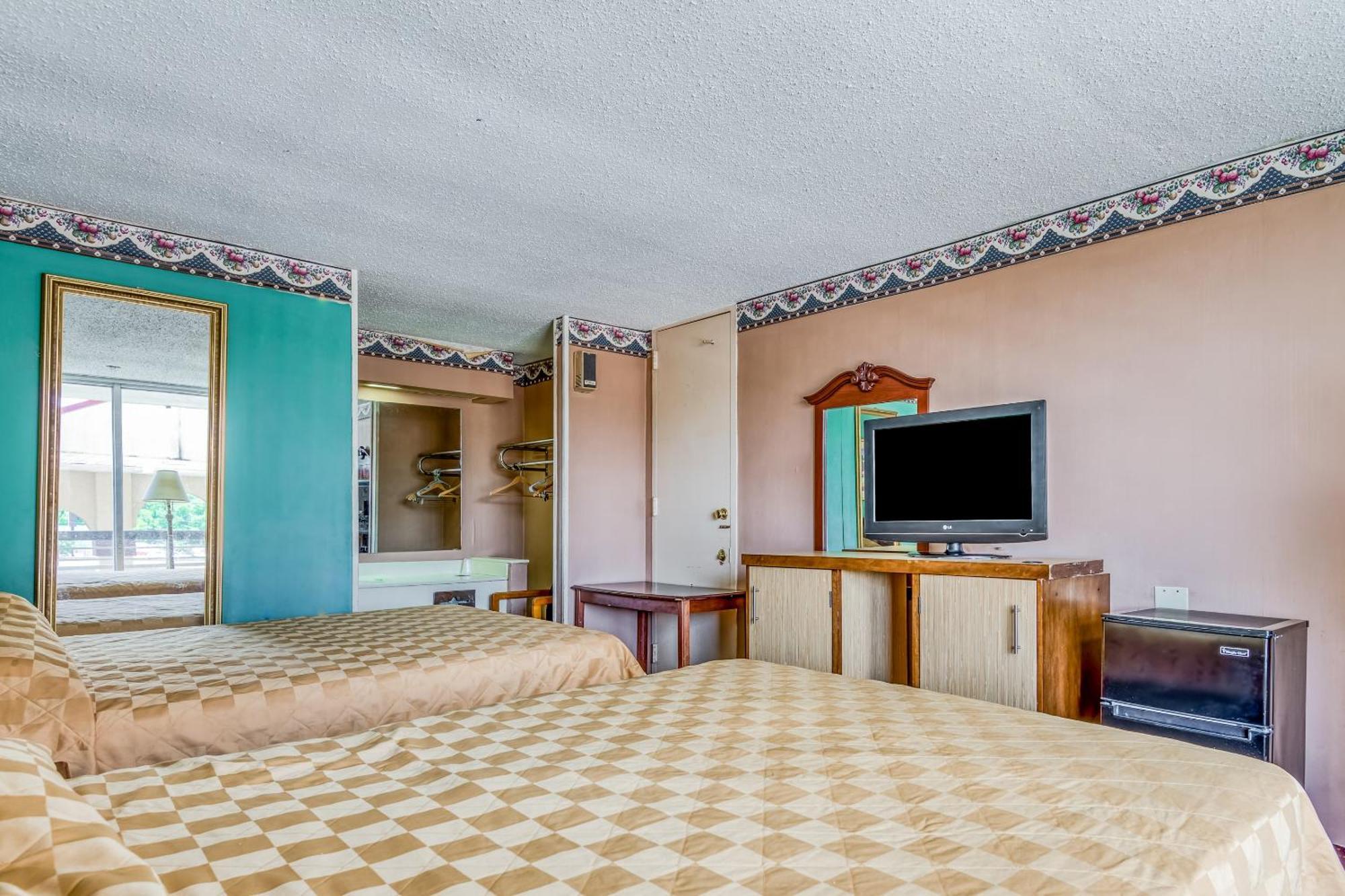 Oyo Hotel Jackson North I-55 Eksteriør bilde